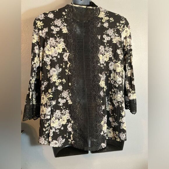 Maurice’s black floral lace cardigan - Picture 3 of 6